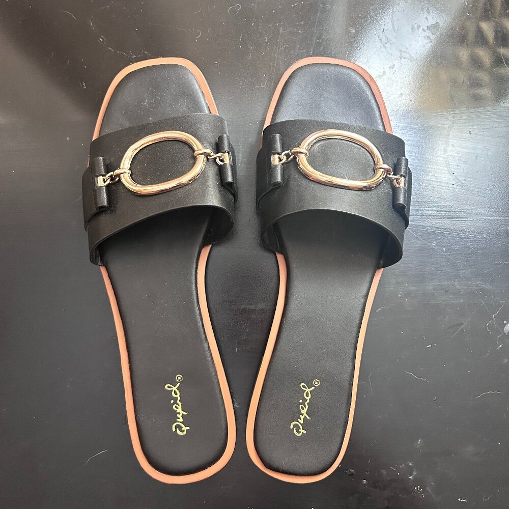 Qupid black women's sandals size 10
